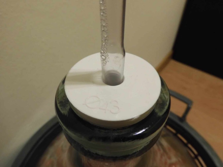 Zátka gumená, priemer 43, 39mm, 10, 15L demižón